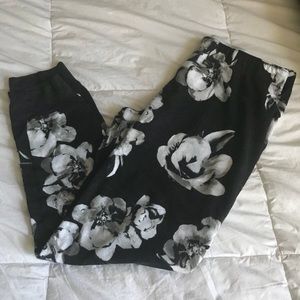 flowered sweatpant
